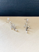 The Elara – Crystal Leaf Drop Earrings
