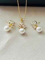 BESSIE- Gorgeous Pear-Shaped CZ And Pearl Necklace In Gold