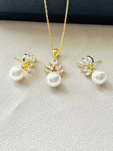 BESSIE- Gorgeous Pear-Shaped CZ And Pearl Necklace In Gold