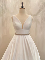 GEORGIE - Scalloped Crystal-Covered Belt Sash In Silver