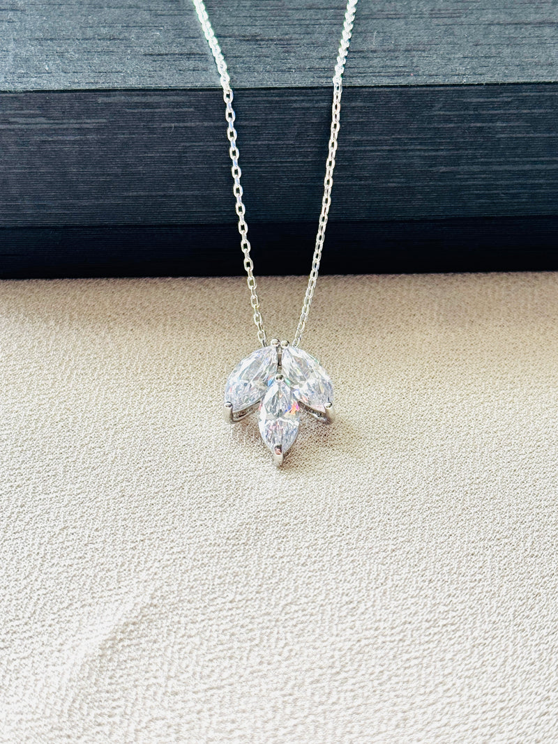 The Eliza – Crystal Leaf Pendant Necklace