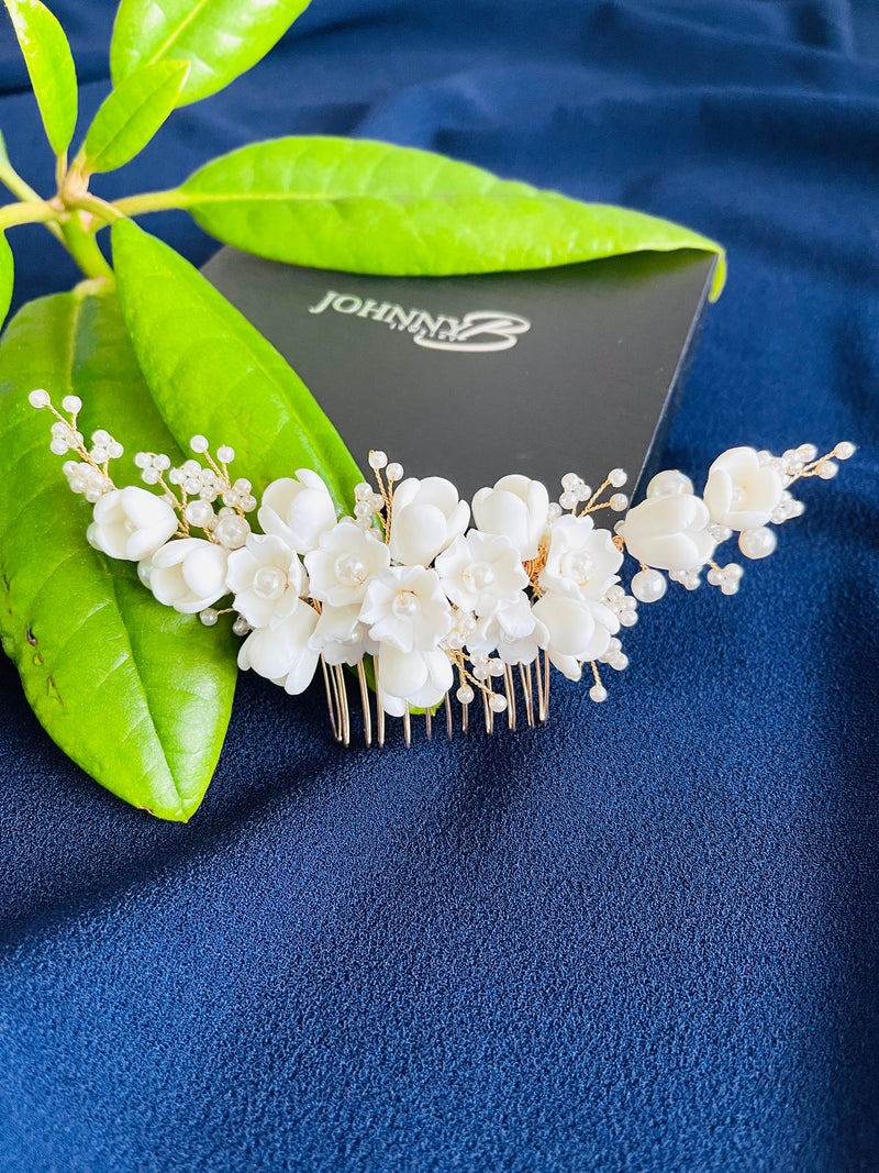 JASMINA- FULLER WHITE CLAY FLOWER PEARL HAIR COMB