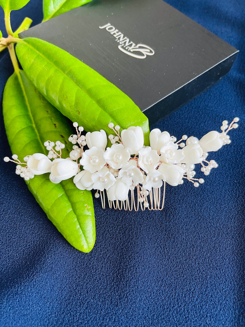 JASMINA- FULLER WHITE CLAY FLOWER PEARL HAIR COMB