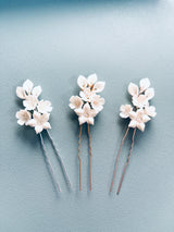 JASMINA- WHITE FLOWER HAIRPINS