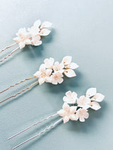 JASMINA- WHITE FLOWER HAIRPINS