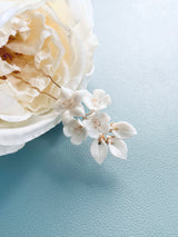 JASMINA- WHITE FLOWER HAIRPINS