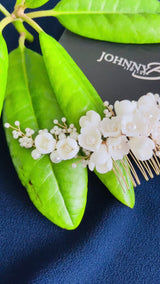 JASMINA- FULLER WHITE CLAY FLOWER PEARL HAIR COMB