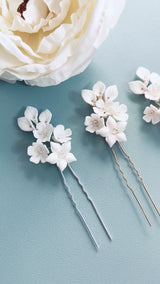 JASMINA- WHITE FLOWER HAIRPINS