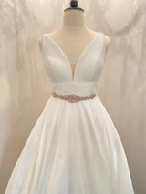 BRIDGETTE - Three-Flowered Crystal Belt Sash In Silver