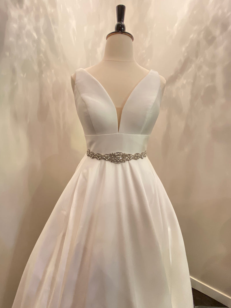 ELIZA - Pearl and Crystal Floral Detail In Silver