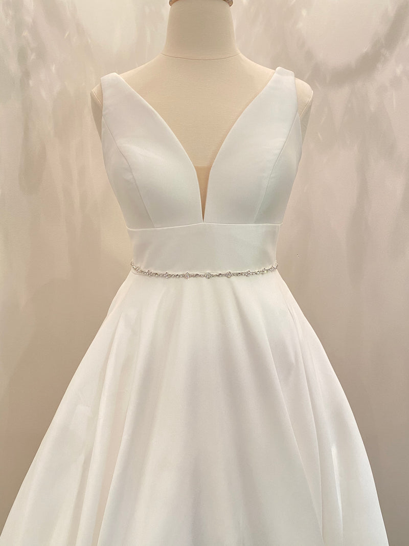 MELANIE - Delicate Slim Floral-Motif Crystal Belt Sash In Silver