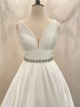 WILLA - Detailed Opal Crystal Floral Motif Belt Sash In Silver