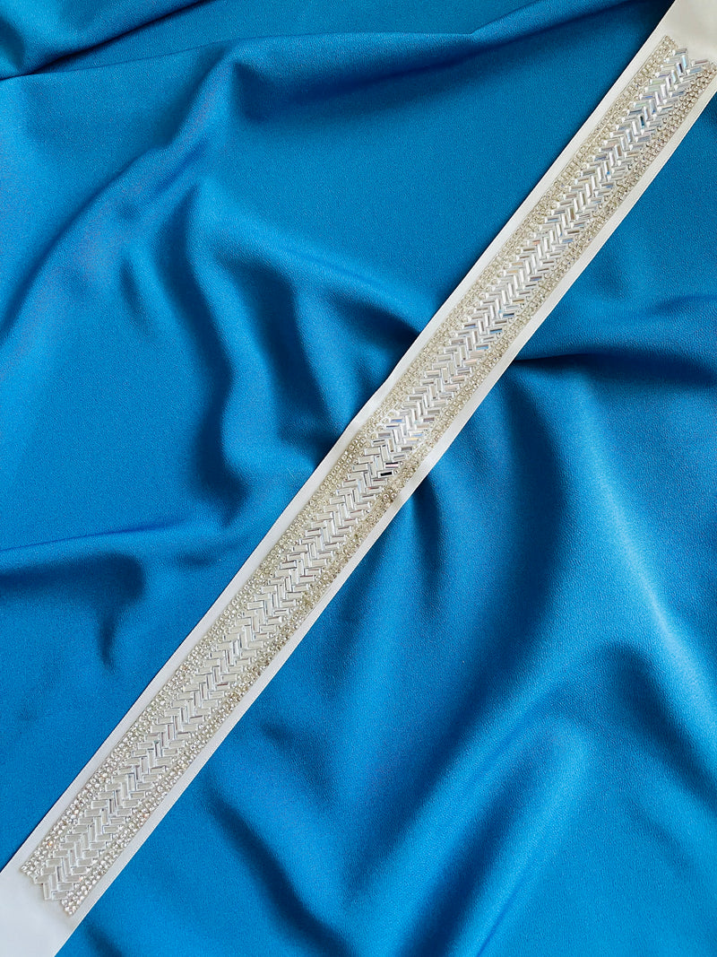 ZENIA - Classic Chevron-Patterned Crystal Belt Sash In Silver