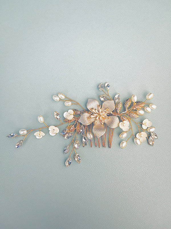 ERICA - Modern Flower With Pearl Hair Comb In Gold - JohnnyB Jewelry