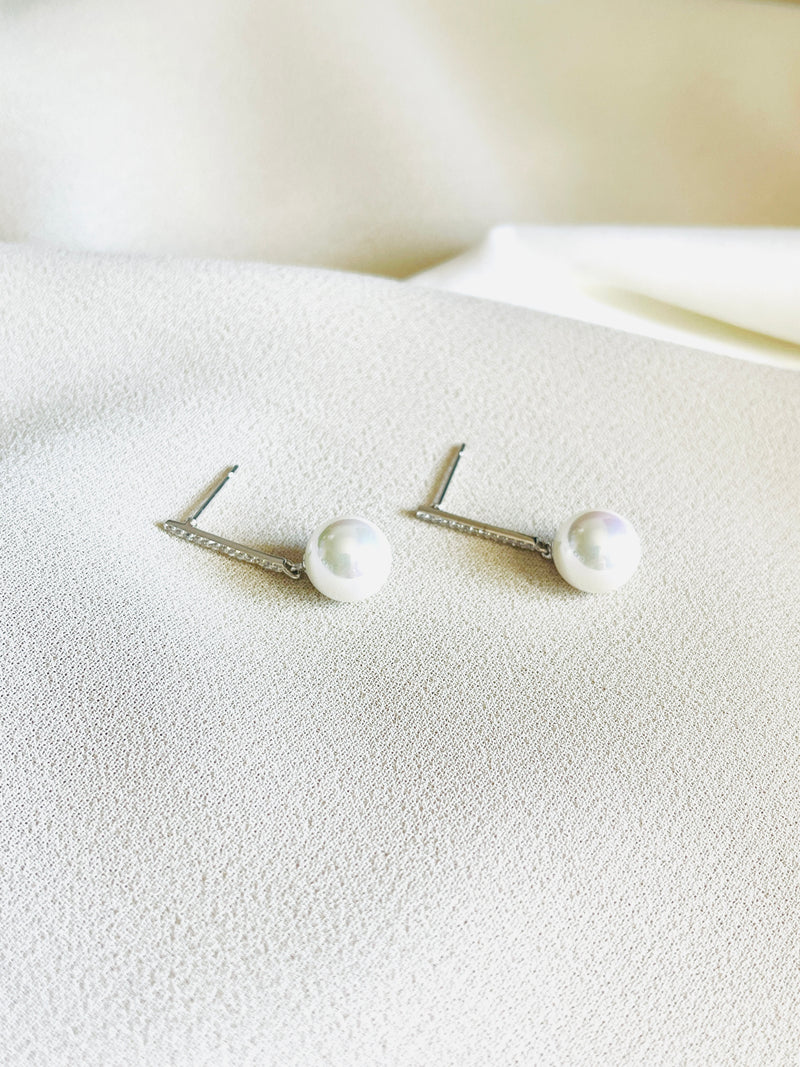 AURELIA - Elegant Drop Pearl Earrings