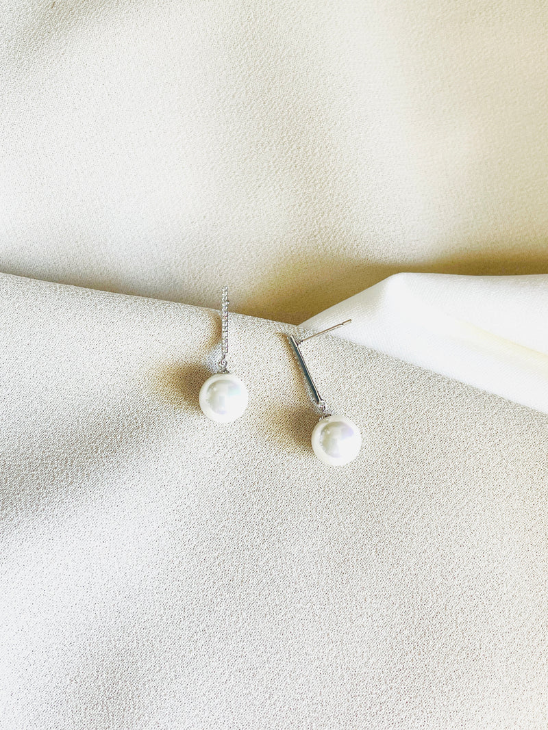 AURELIA - Elegant Drop Pearl Earrings