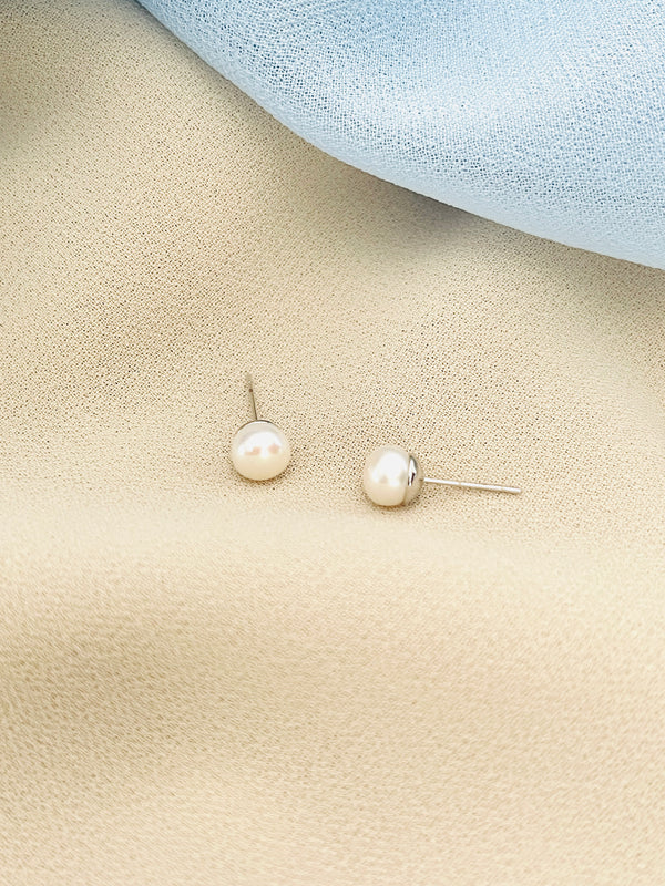 PEARLA - Classic Freshwater Pearl Stud Earrings In Silver