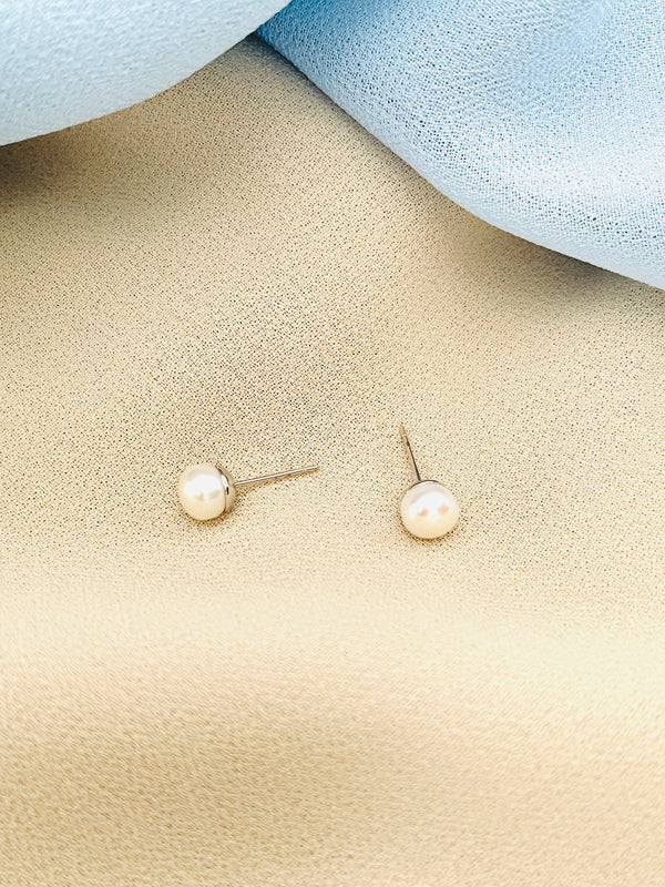 PEARLA - Classic Freshwater Pearl Stud Earrings In Silver