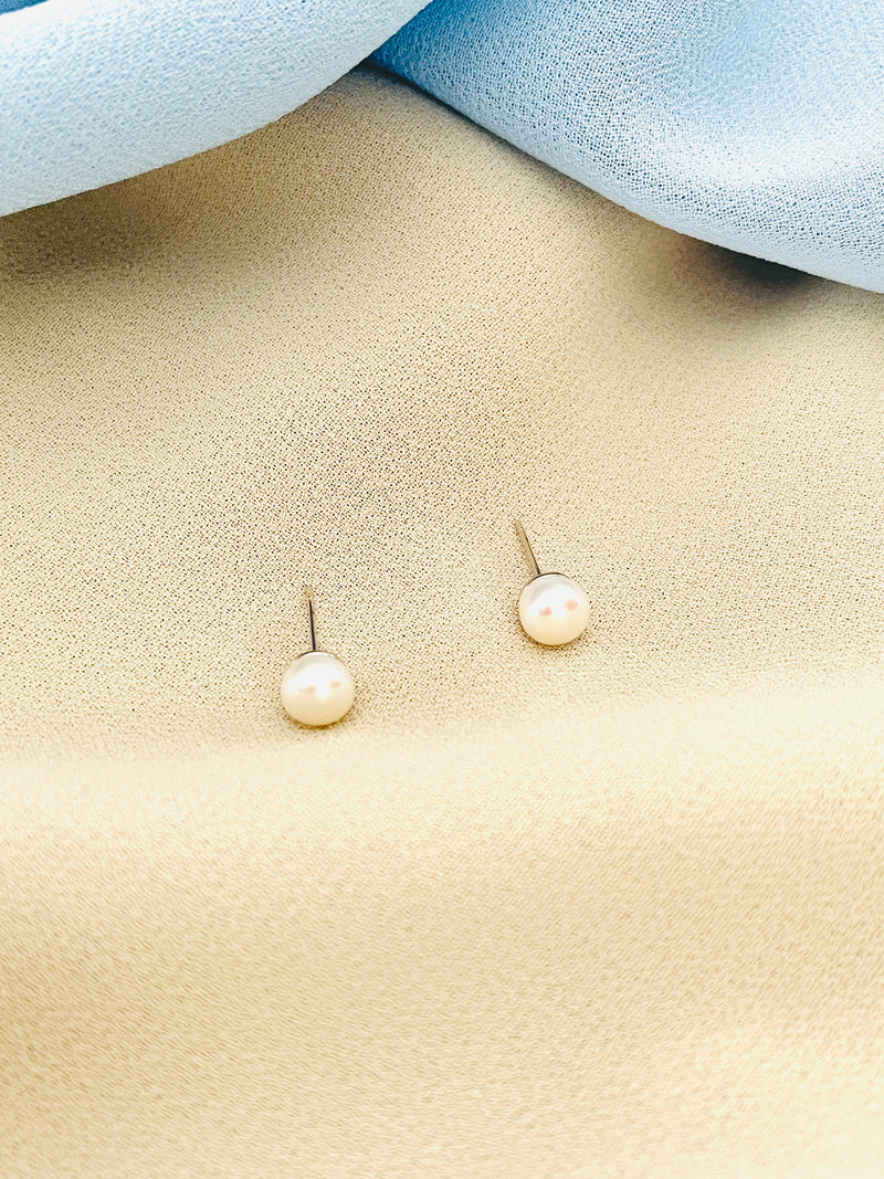 PEARLA - Classic Freshwater Pearl Stud Earrings In Silver