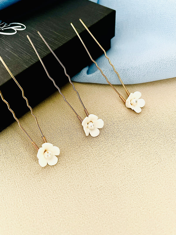 JASMINA- 3PCS CLASSIC SMALL CLAY FLOWER WITH PEARL HAIR PINS