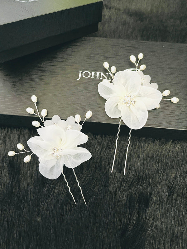 NELLIE - 2PCS FABRIC FLOWER WITH PEARL HAIRPIN IN SILVER
