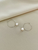 PEARLENE - SIMPLE 8-8.5MM FRESHWATER PEARL DANGLE HOOP EARRINGS