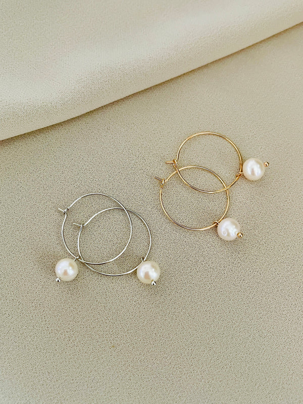 PEARLENE - SIMPLE 8-8.5MM FRESHWATER PEARL DANGLE HOOP EARRINGS