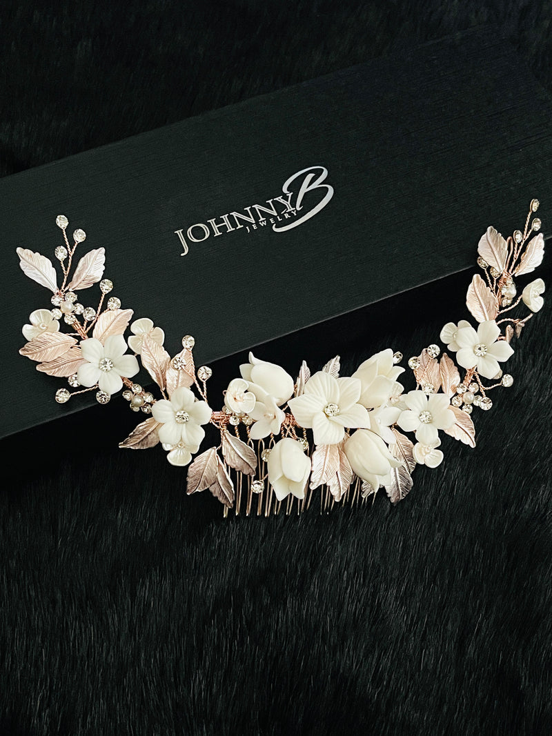 ZARIA - White flowers With Pearl and Crystal Accents Hair Comb In Gold