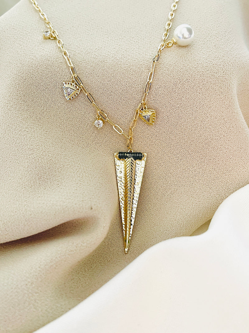 TIANNA - Modern-Style Necklace With Charms And Triangular Necklace In 14k Gold