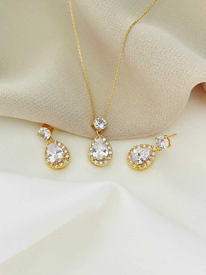 DANIELLA - Elegant Teardrop Pendant Necklace With Matching Drop Earrings