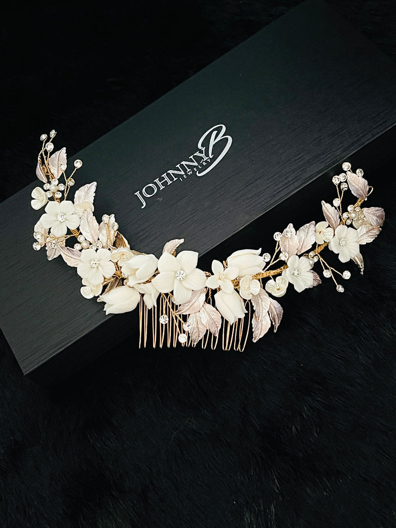 ZARIA - White flowers With Pearl and Crystal Accents Hair Comb In Gold