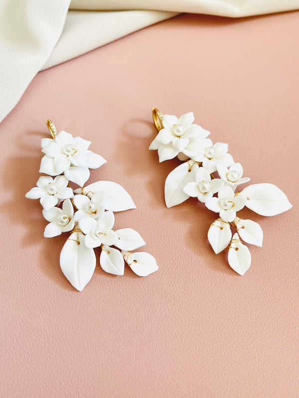 JASMINA- 8CM CLAY FLOWER WITH PEARL EARRINGS