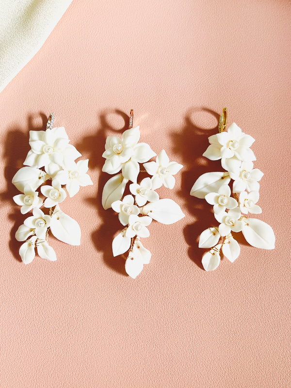 JASMINA- 8CM CLAY FLOWER WITH PEARL EARRINGS