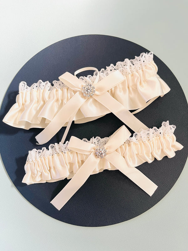 LOLA - 2Pcs Center Crystal Ivory Garter