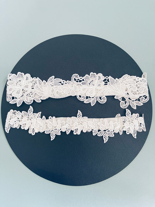 SUZANNE - 2Pcs Flower Lace White Garter