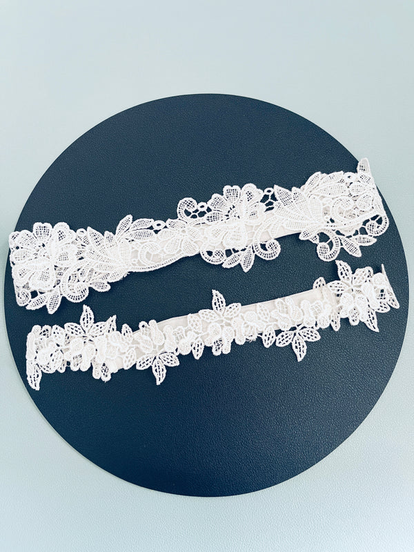 SUZANNE - 2Pcs Flower Lace White Garter