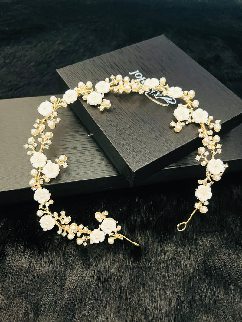 SAMMY - Small White Flower With Pearl And Crystal Hair Piece In Gold
