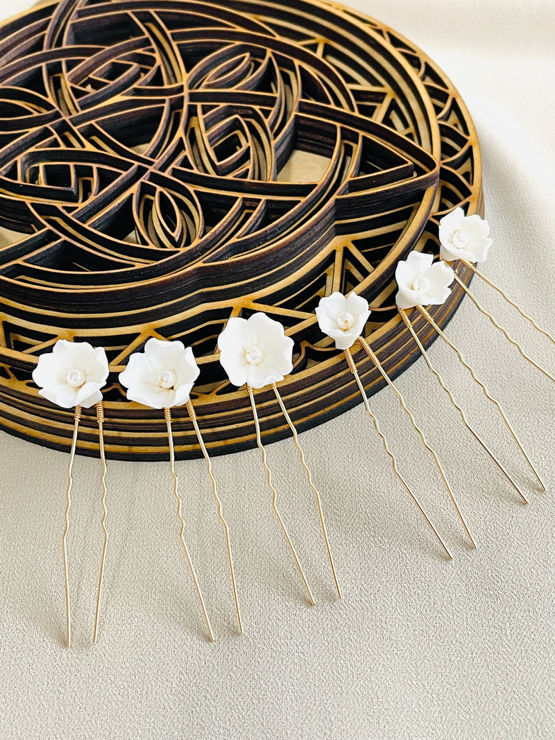 JASMINA- 6PCS SMALL/LARGE CLAY FLOWER WITH PEARL HAIR PINS