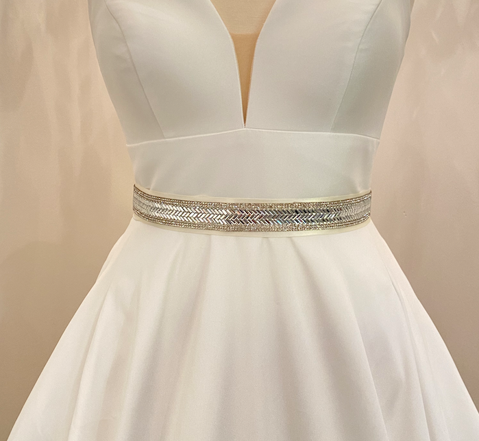 ZENIA - Classic Chevron-Patterned Crystal Belt Sash In Silver