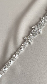 AURELIE - Flower-Centered Crystal Belt Sash In Silver